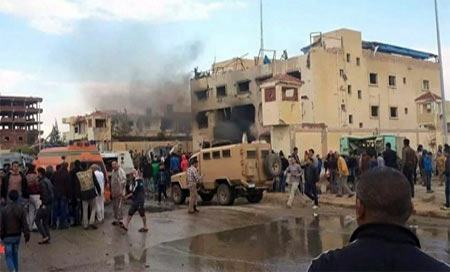 Tres muertos en dos explosiones cerca de un hotel en el Sinaí